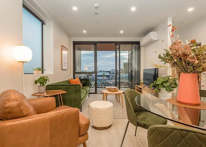 Luxury Life Galore - Sleeps 4