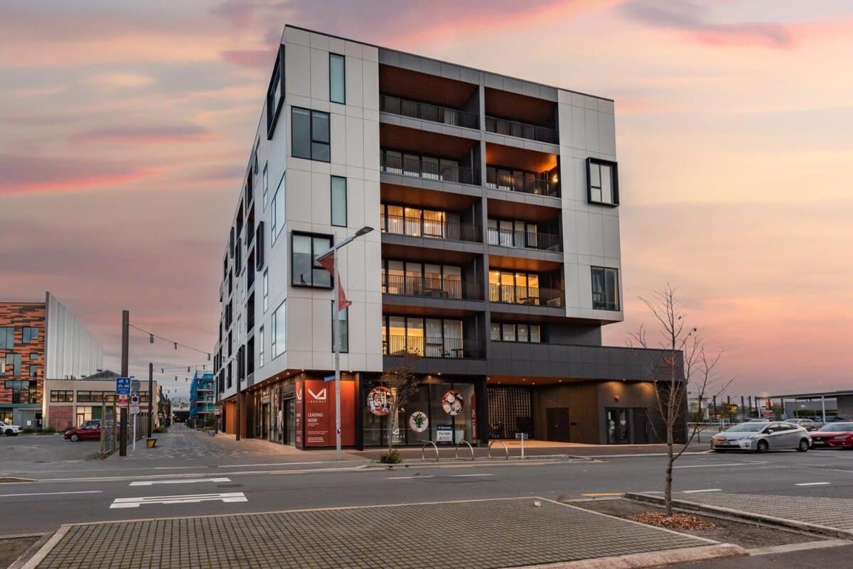 Luxury Life Galore - Sleeps 4 Apartment