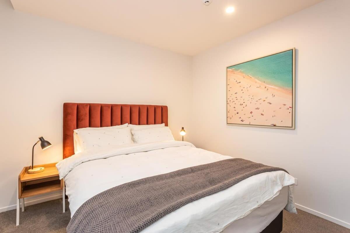 Luxury Life Galore - Sleeps 4 *