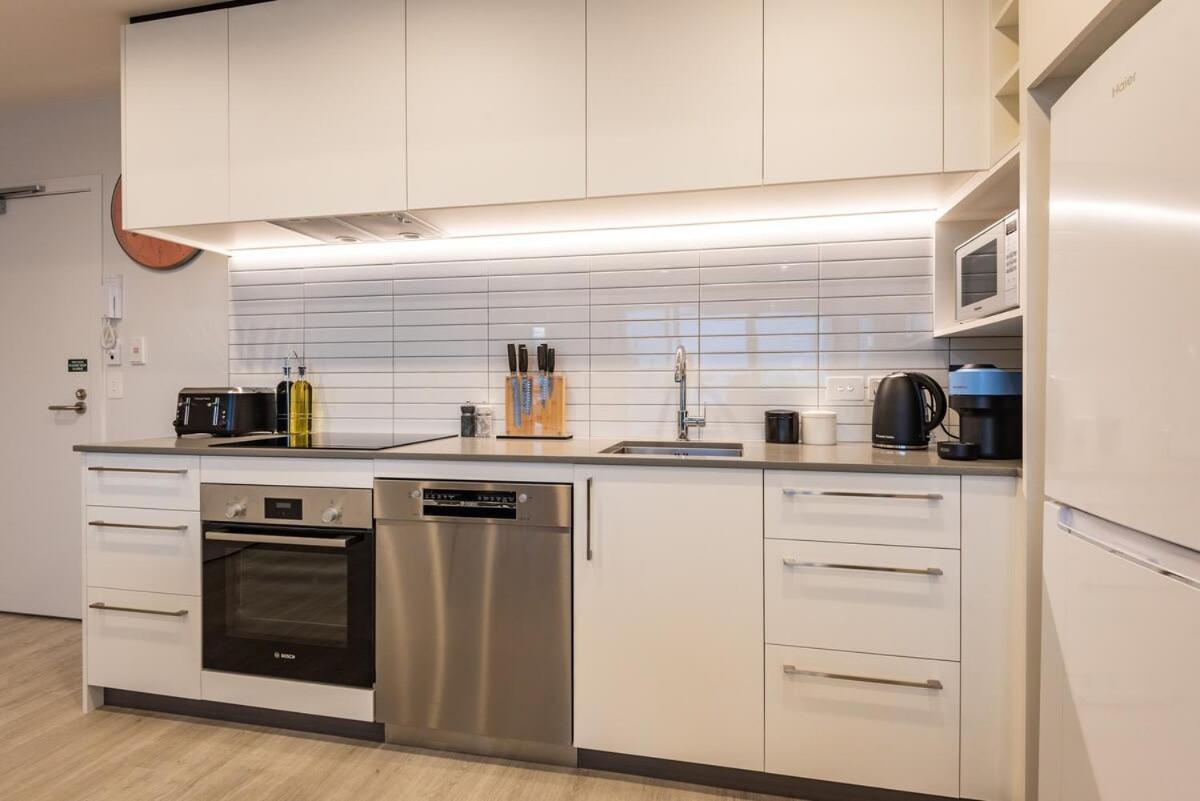 Luxury Life Galore - Sleeps 4 Apartment